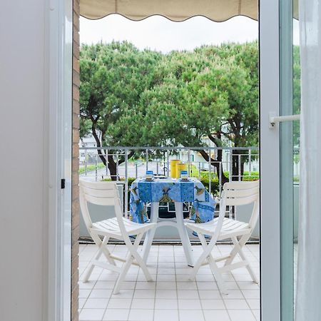 Jesolo Beach! Fronte Mare - Piscina Park E Posto Spiaggia Inclusi Kültér fotó